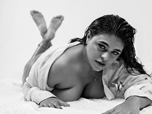 ElenaGommy - פורנו בשידור חי ומצלמת סקס - 15296138