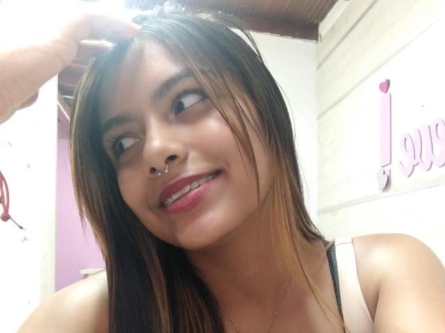 EmilyRobeerts - Live porn &amp; sex cam - 15298934