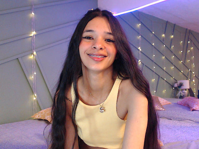 LisaBrunett - ライブポルノ&amp;セックスカム - 15306214