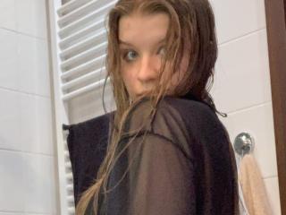 CuteCarmen - сексуальная веб-камера в реальном времени - 15329486