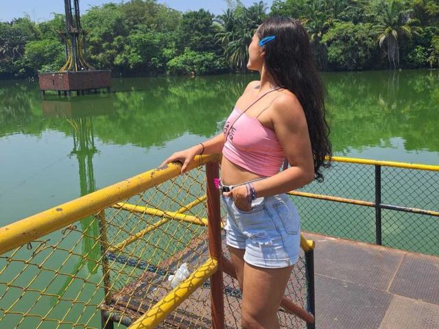 KarlyeKroes - Live sexe cam - 15341350