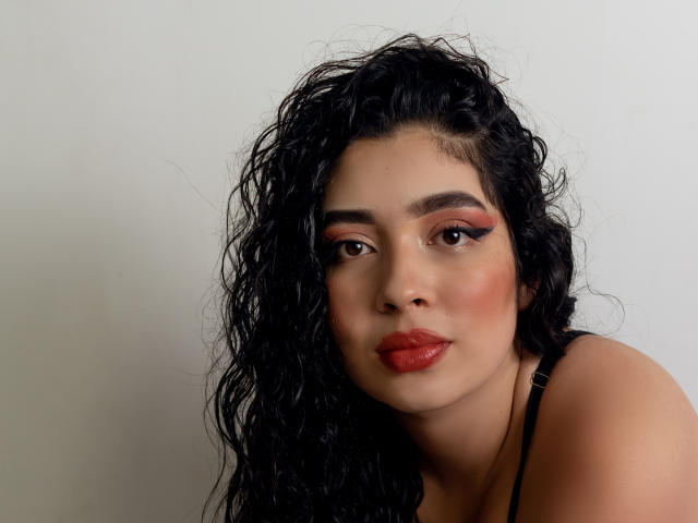 AgathaColinss - Porno na żywo i seks kamera - 15341486