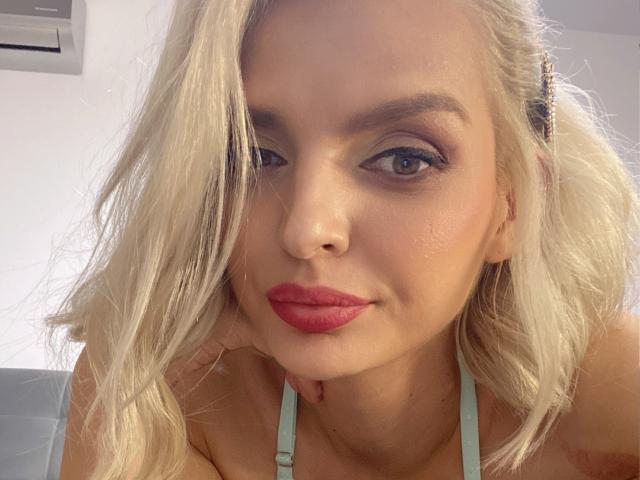 DouceAmelia - פורנו בשידור חי ומצלמת סקס - 15343330