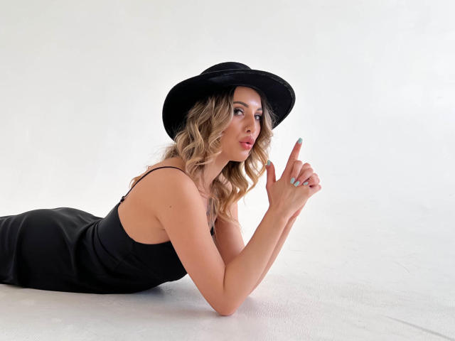 ChloeMercer - Live sex cam - 15355194