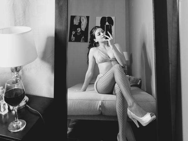 CharlotteCollins - Live sex cam - 15363086