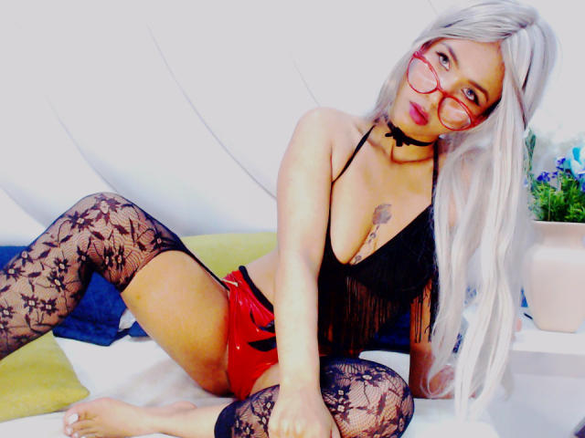 TessaMoretti - Live porn &amp; sex cam - 15367858