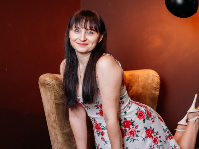 NinaFlawlees - Élő pornó és szexkamera - 15401170