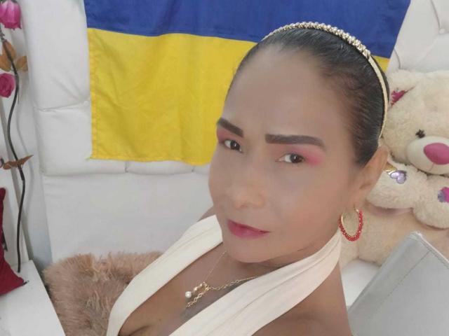 SalomeHotty69 - Live sex cam - 15432050