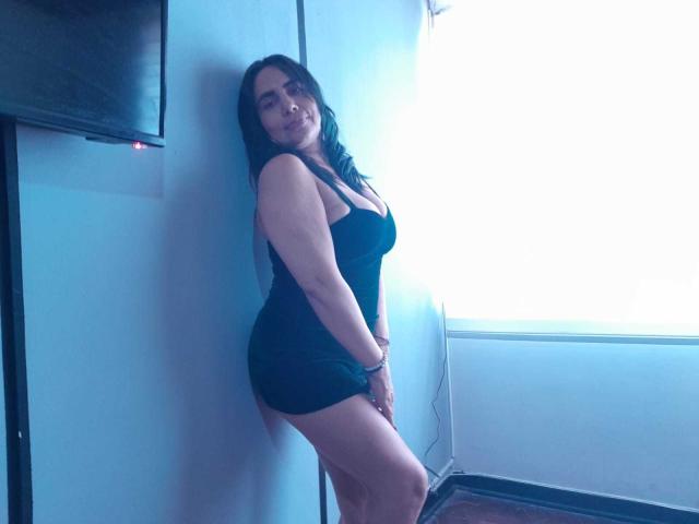 SierraBurgess - Live sex cam - 15443058