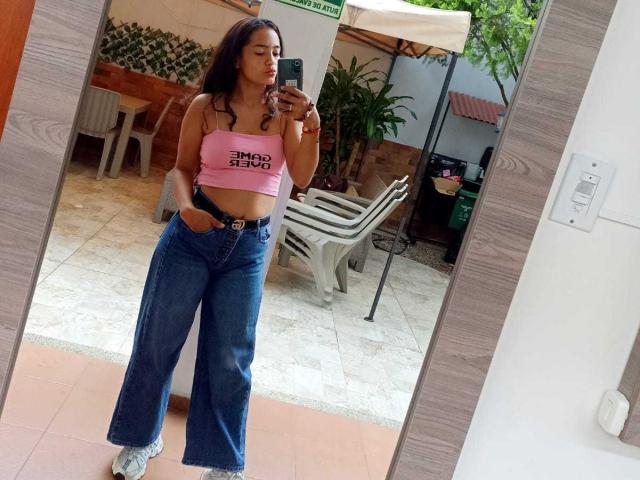 KarlyeKroes - Live sexe cam - 15451794