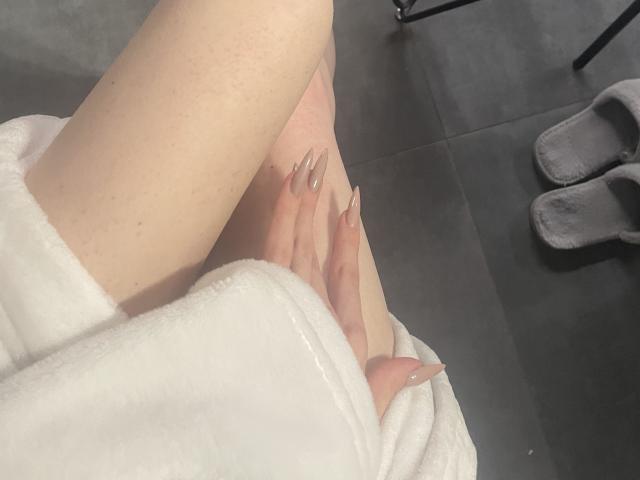 RozalinaPleasure - Live porn &amp; sex cam - 15453418