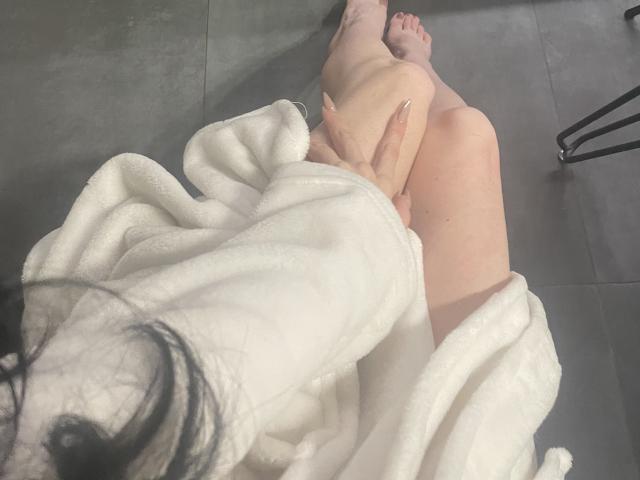 RozalinaPleasure - פורנו בשידור חי ומצלמת סקס - 15453474