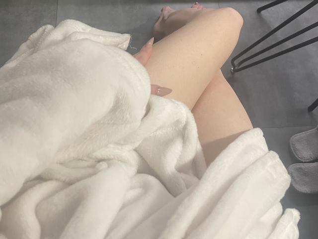 RozalinaPleasure - Live porn &amp; sex cam - 15454158
