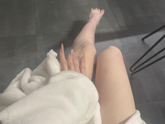 RozalinaPleasure - Live porn &amp; sex cam - 15454334