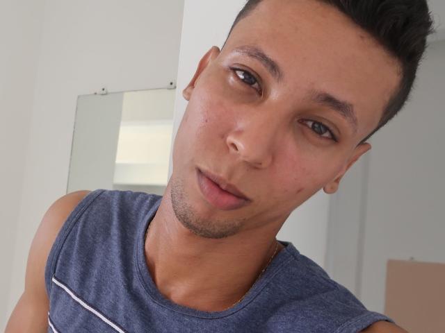 ElChicletv - Live sex cam - 15493358