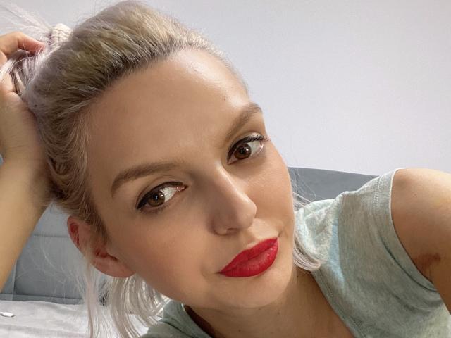 DouceAmelia - ライブポルノ&amp;セックスカム - 15495710