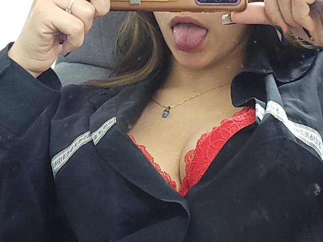 Kandinskaya - Live sex cam - 15557318