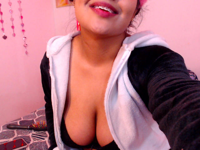 AngelaRoggers - Live porn &amp; sex cam - 15575984