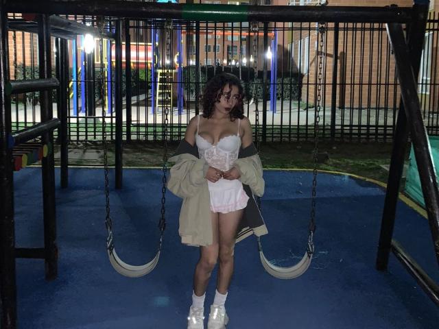 AlexiaBloom - Élő pornó és szexkamera - 15586886