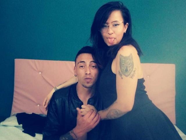 EmilyAndJhon - Live sexe cam - 15596660