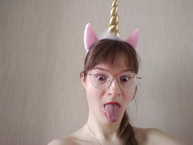 KiraGoldens - Élő pornó és szexkamera - 15599363