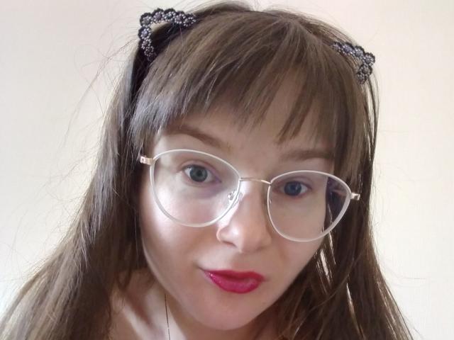 KiraGoldens - Live sex cam - 15599579