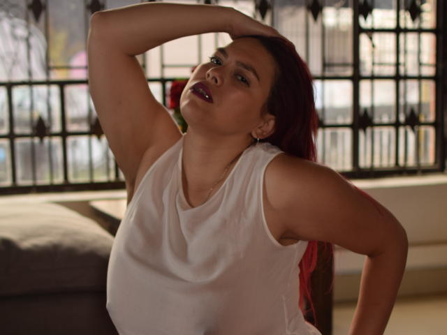 SalmaBrown - Élő pornó és szexkamera - 15608970