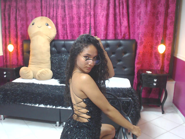 OrianaTewis - Sexe cam en vivo - 15619310