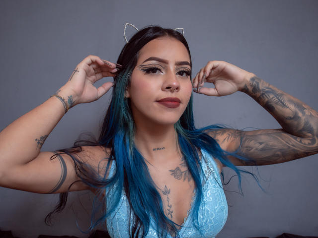 EmilieeSanchez - Élő pornó és szexkamera - 15623934