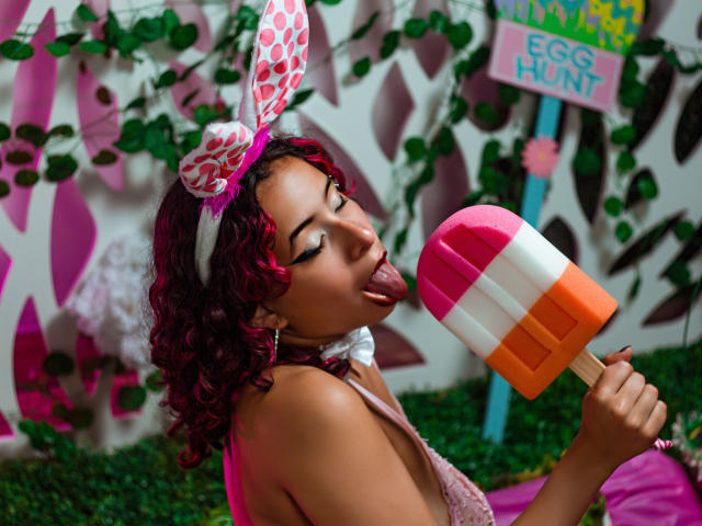 AlexiaBloom - сексуальная веб-камера в реальном времени - 15631990