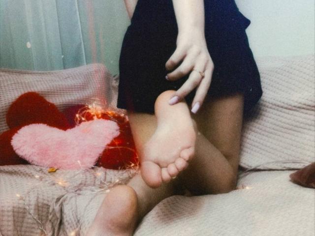 KiraRobberts - פורנו בשידור חי ומצלמת סקס - 15635734