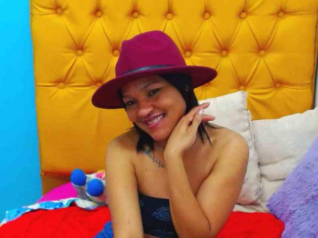 CarolaLaDiva - Live sexe cam - 15646478