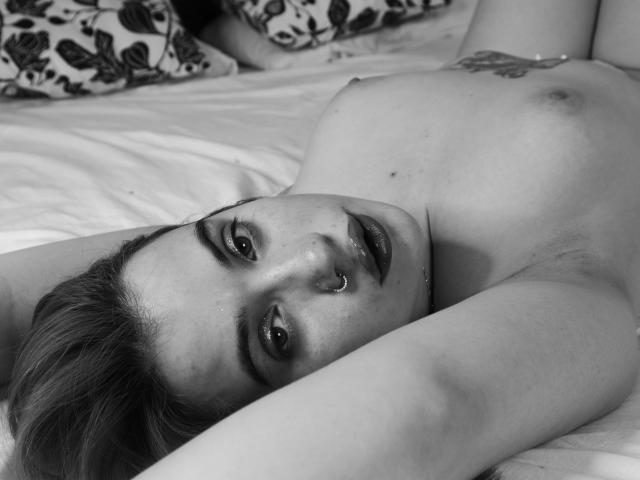 LolaVol - Live Sex Cam - 15649574