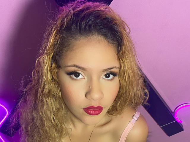 CorinaAllen - Live sex cam - 15667274