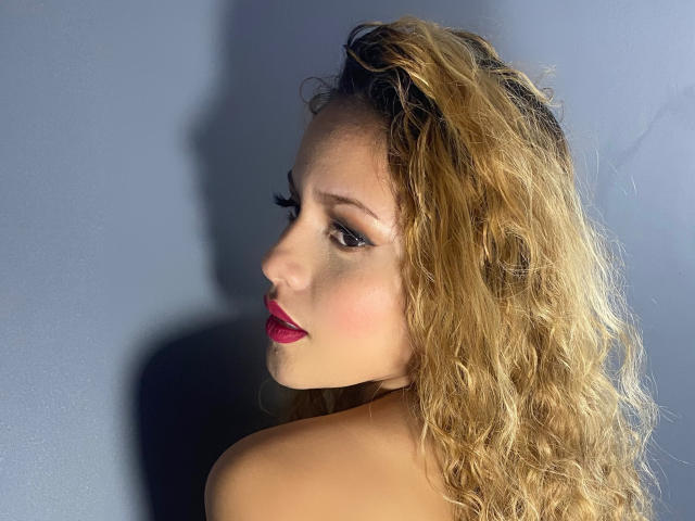 CorinaAllen - Live porn &amp; sex cam - 15667294