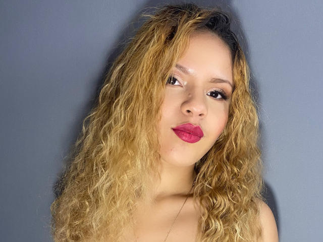 CorinaAllen - Live sex cam - 15667298