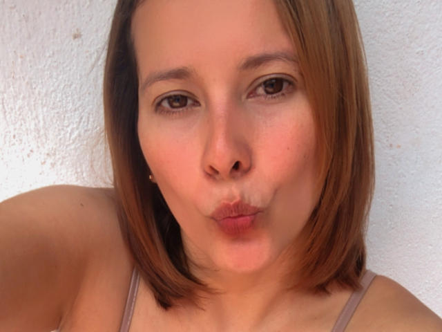 SaritaVelez - Live porno og sexkamera - 15706118