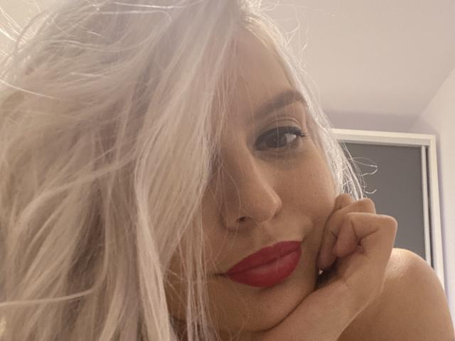 DouceAmelia - פורנו בשידור חי ומצלמת סקס - 15706538