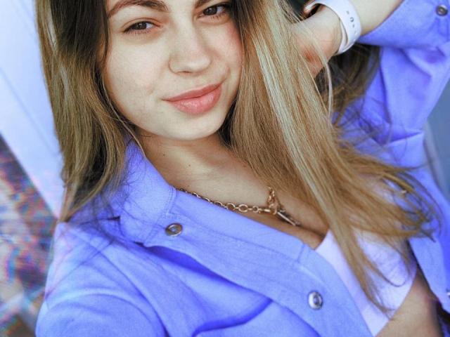 KellyWins - Live porn &amp; sex cam - 15715146