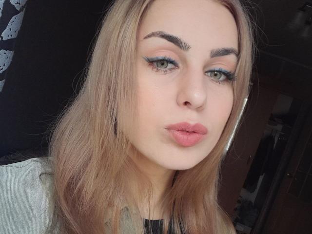 EvaJuicy - Live Sex Cam - 15734214