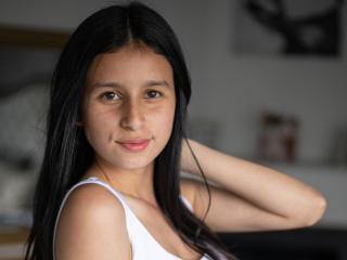 AzzuraRomano - ライブポルノ&amp;セックスカム - 15735974