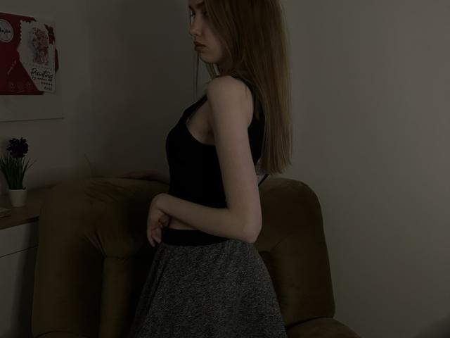 LillyLoves - Live sex cam - 15740050