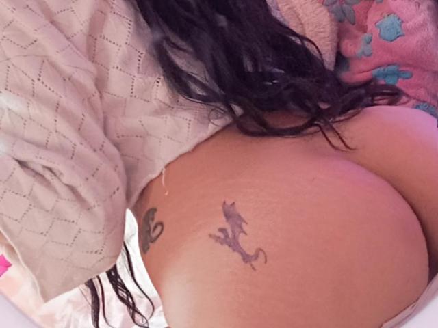 ValeriaClark - Élő pornó és szexkamera - 15752330