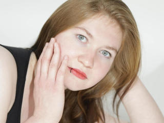 LaraGoldwin - Live porn &amp; sex cam - 15783726