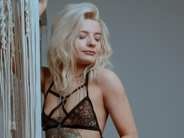 KarinaCocks - Sexe cam en vivo - 15786030