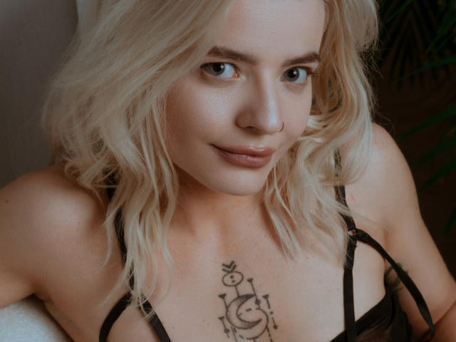 KarinaCocks - Live porn &amp; sex cam - 15786102