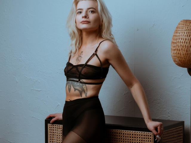 KarinaCocks - Sexe cam en vivo - 15786130