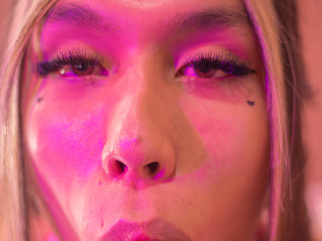 GeraldineSuaan - Live porn &amp; sex cam - 15801074