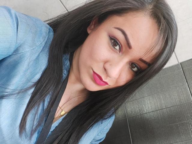 LucianaDiiaz69 - Live Sex Cam - 15820830