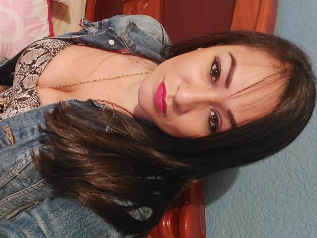 LucianaDiiaz69 - ライブポルノ&amp;セックスカム - 15820838